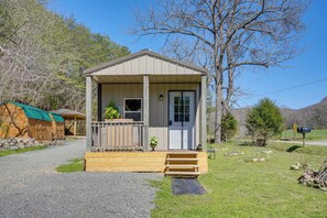 Apartment (0 Bedroom) | Interior - Eagles Nest Studio in Rising Fawn: Creek Access (Rising Fawn)