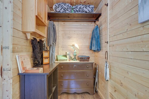 Eagles Nest Studio in Rising Fawn: Creek Access