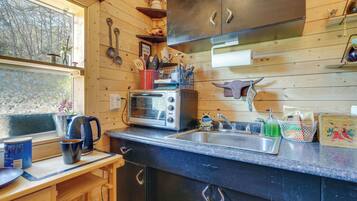 Apartment (0 Bedroom) | Interior