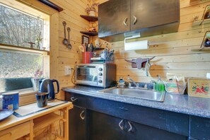 Apartment (0 Bedroom) | Interior - Eagles Nest Studio in Rising Fawn: Creek Access (Rising Fawn)