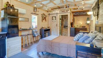 Apartment (0 Bedroom) | Interior