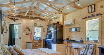 Eagles Nest Studio in Rising Fawn: Creek Access
