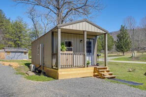 Apartment (0 Bedroom) | Interior - Eagles Nest Studio in Rising Fawn: Creek Access (Rising Fawn)