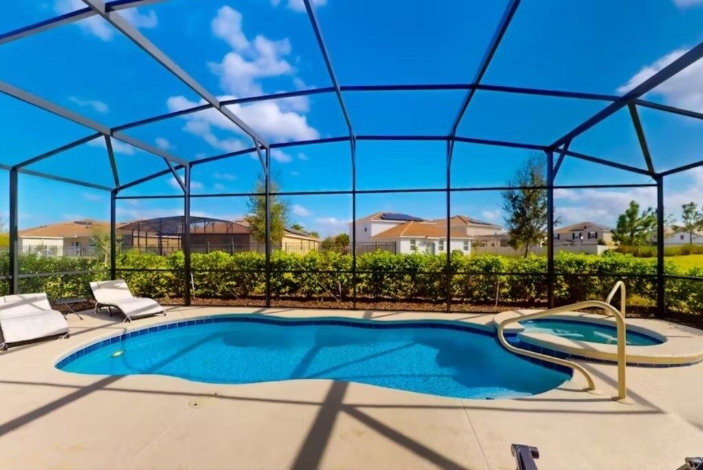 House, 5 Bedrooms | Pool