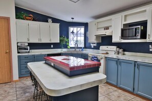 Interior - Idyllic Rock Island Home w/ Columbia River Views (Rock Island)
