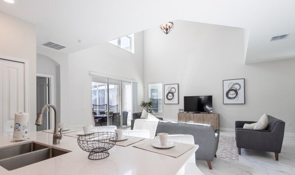 Private kitchen - Family Fun 5 Bed Pool Home With Game Room 5 Bedroom Home by RedAwning (Kissimmee)