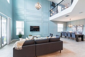 Living area - Beautiful And Spacious 5 Bed Pool Home 5 Bedroom Home by RedAwning (Kissimmee)