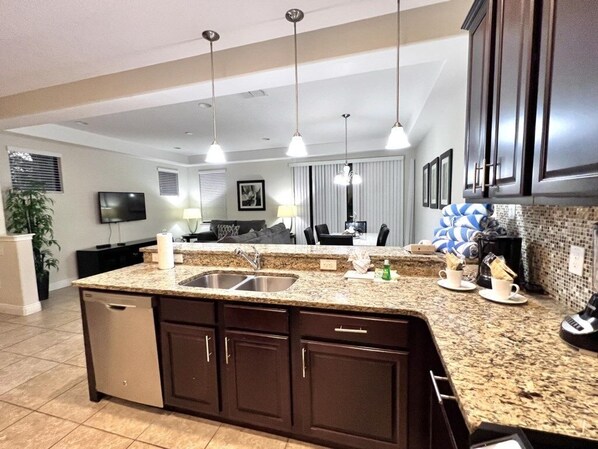 Townhome, 4 Bedrooms | Private kitchen | Microwave, dishwasher - Cozy Family Town Home Close To Disney 4 Bedroom Townhouse by RedAwning (Davenport)