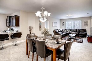 Dining - Pool Home Great Location Close To Disney 5 Bedroom Home by RedAwning (Davenport)