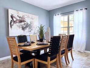 Casa, 4 dormitoris | Servei de restauració