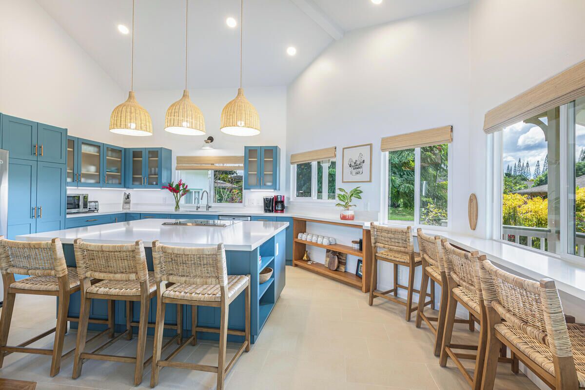 Kylskåp, mikrovågsugn, ugn och spishäll