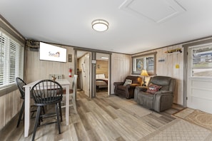 Cabane, 2 chambres | Intérieur
