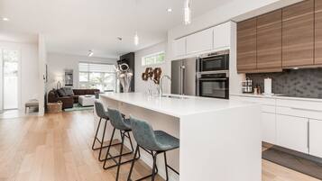 Vaisselle et ustensiles, épices