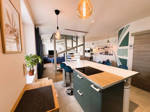 Superbe Loft 160 m2, Pièce de vie 80 m2 Avec 3 Chambres et 2 Salles de Bain