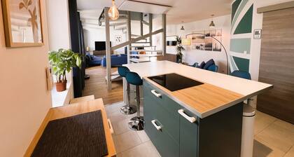 Superbe Loft 160 m2, Pièce de vie 80 m2 Avec 3 Chambres et 2 Salles de Bain