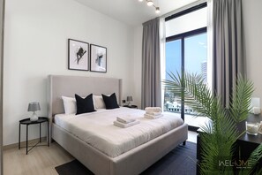 Appartement Design | 1 chambre, décoration personnalisée, fer et planche à repasser