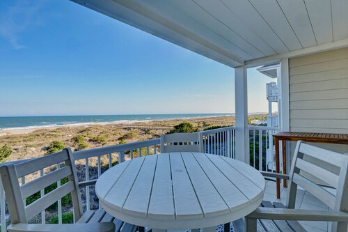 Coastal Paradise: 2 Pools, Tennis Court, Beach Access!