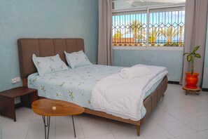 3 habitaciones, tabla de planchar con plancha y wifi gratis 