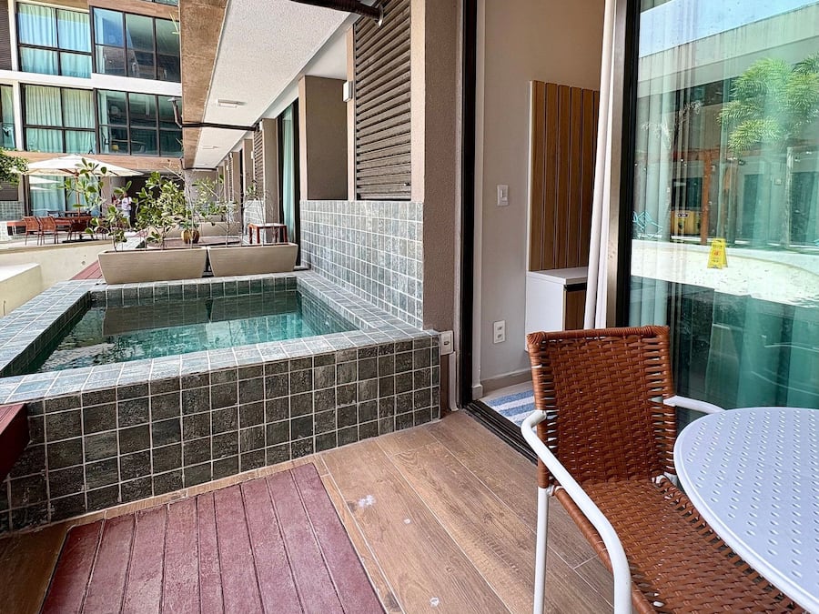 Apartamento conforto | Opções para refeição ao ar livre