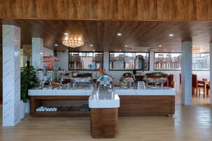 Desayuno buffet incluido todos los días 