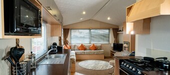 Inviting 3-bed Caravan on Sand Le Mere, Tunstall