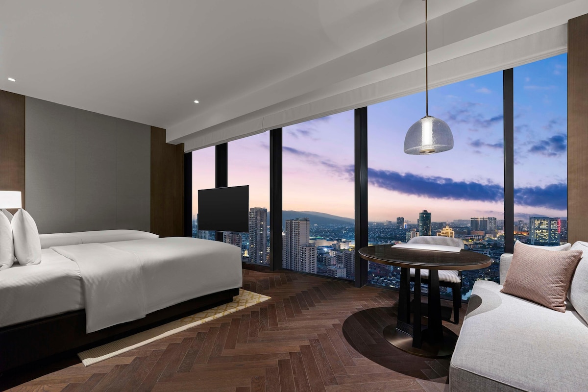 King Guest Room