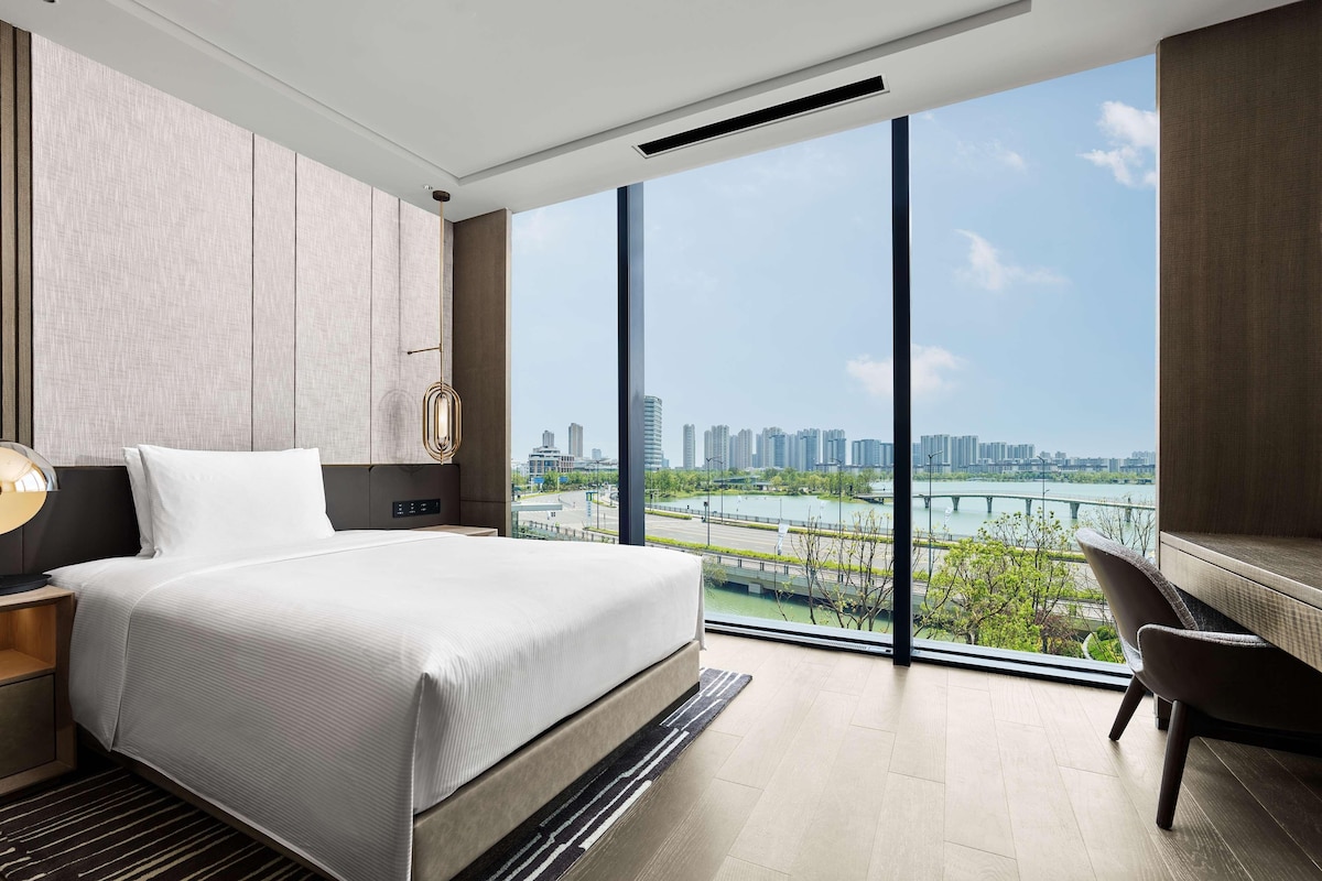 Twin Executive Deluxe Room