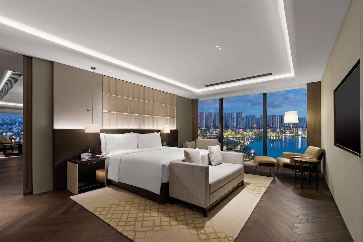 King Deluxe Suite