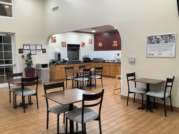 Komplett frokost er inkludert hver dag