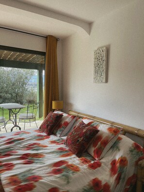 5 chambres, fer et planche à repasser, lit parapluie, Wi-Fi