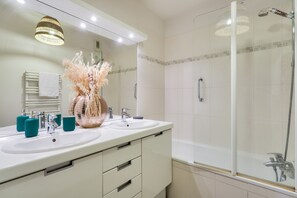 Hair dryer, towels