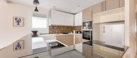 Fridge, microwave, oven, dishwasher