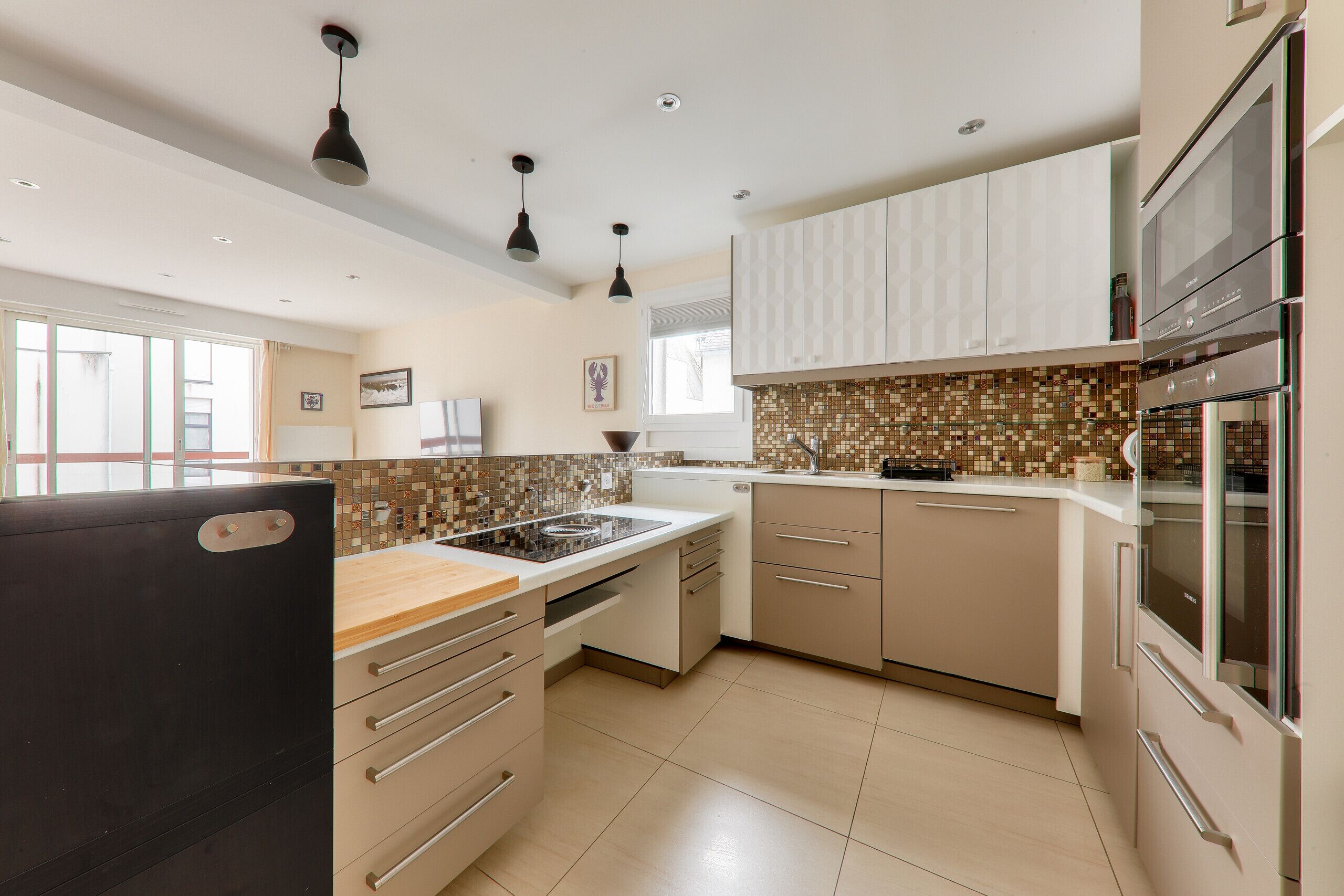 Réfrigérateur, micro-ondes, four, lave-vaisselle