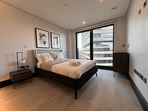 2 quartos, ferros/tábuas de passar roupa, Wi-Fi, roupa de cama