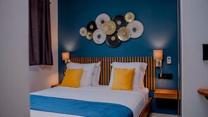 Premium bedding, in-room safe, individually decorated - BLUE VELVET (Nosy Be)