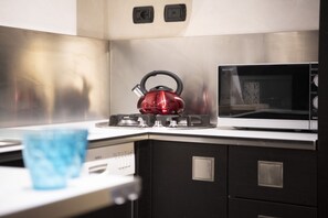Fridge, microwave, oven, stovetop - At the foot of the castle / 4PL / Apt. FULL (Verona)