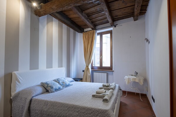 1 camera, Wi-Fi gratuito, lenzuola