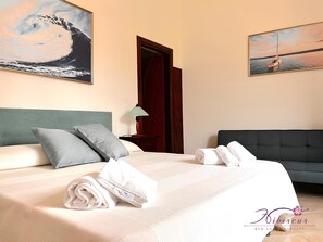 Rom – junior, hageutsikt | 1 soverom, safe på rommet, wi-fi (inkludert) og sengetøy