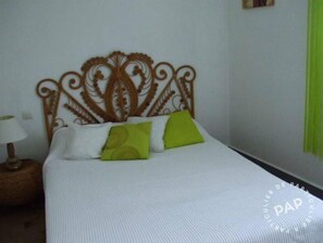 2 Schlafzimmer, Bügeleisen/Bügelbrett, Reisekinderbett, Bettwäsche