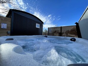 Outdoor spa tub - Luxury Shepherds Lodge, Hot Tub, Indoor Pool (Cromer)