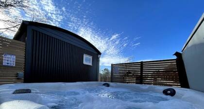 Luxury Shepherds Lodge, Hot Tub, Indoor Pool