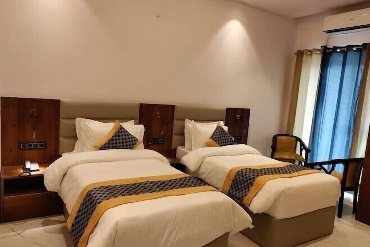华丽双床房 | 免费 WiFi、床单