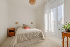 2 quartos, ferros/tábuas de passar roupa, Wi-Fi de cortesia