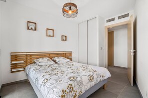 2 bedrooms, iron/ironing board, free WiFi, bed sheets - La Pinède de La Turbie - Appt vue mer et montagne (La Turbie)