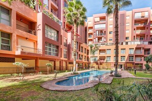 Pool - Family friendly 2bed, 2bath sunny apartment steps from Jardin Majorelle (Marrakech)