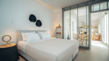 Apartment | In-room safe, soundproofing, iron/ironing board, free WiFi