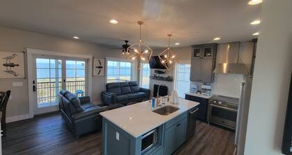 402 Bay Front Rd Water & Beach Front Broadkill Pet Friendly Sleeps 12 4Bed 4Bath