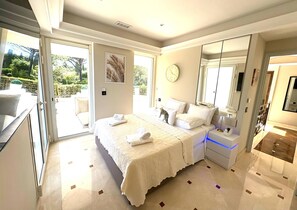 4 soverom, strykejern/-brett, wi-fi (inkludert) og sengetøy