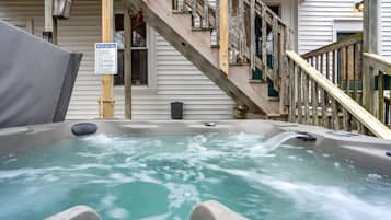 Bain à remous extérieur