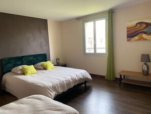 12 chambres, Wi-Fi gratuit, draps fournis